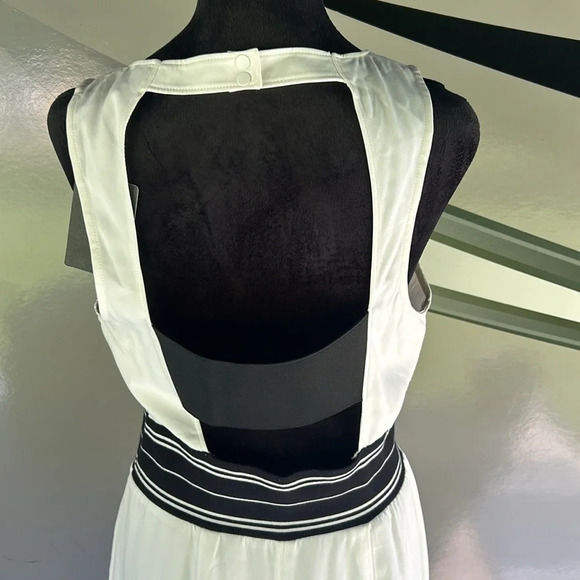 TROUVE Women’s Double Front Split SS Openback Banded Waist Dress Size Medium NWT - Picture 5 of 12